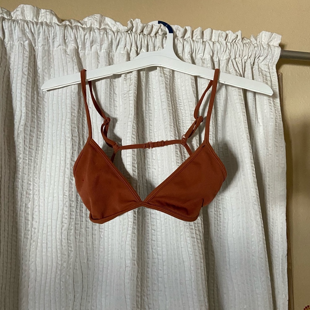 Maroon bra 🌊